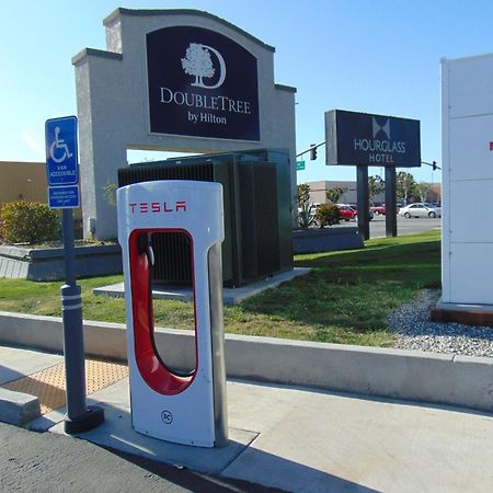 Doubletree By Hilton Bakersfield Hotel Eksteriør billede