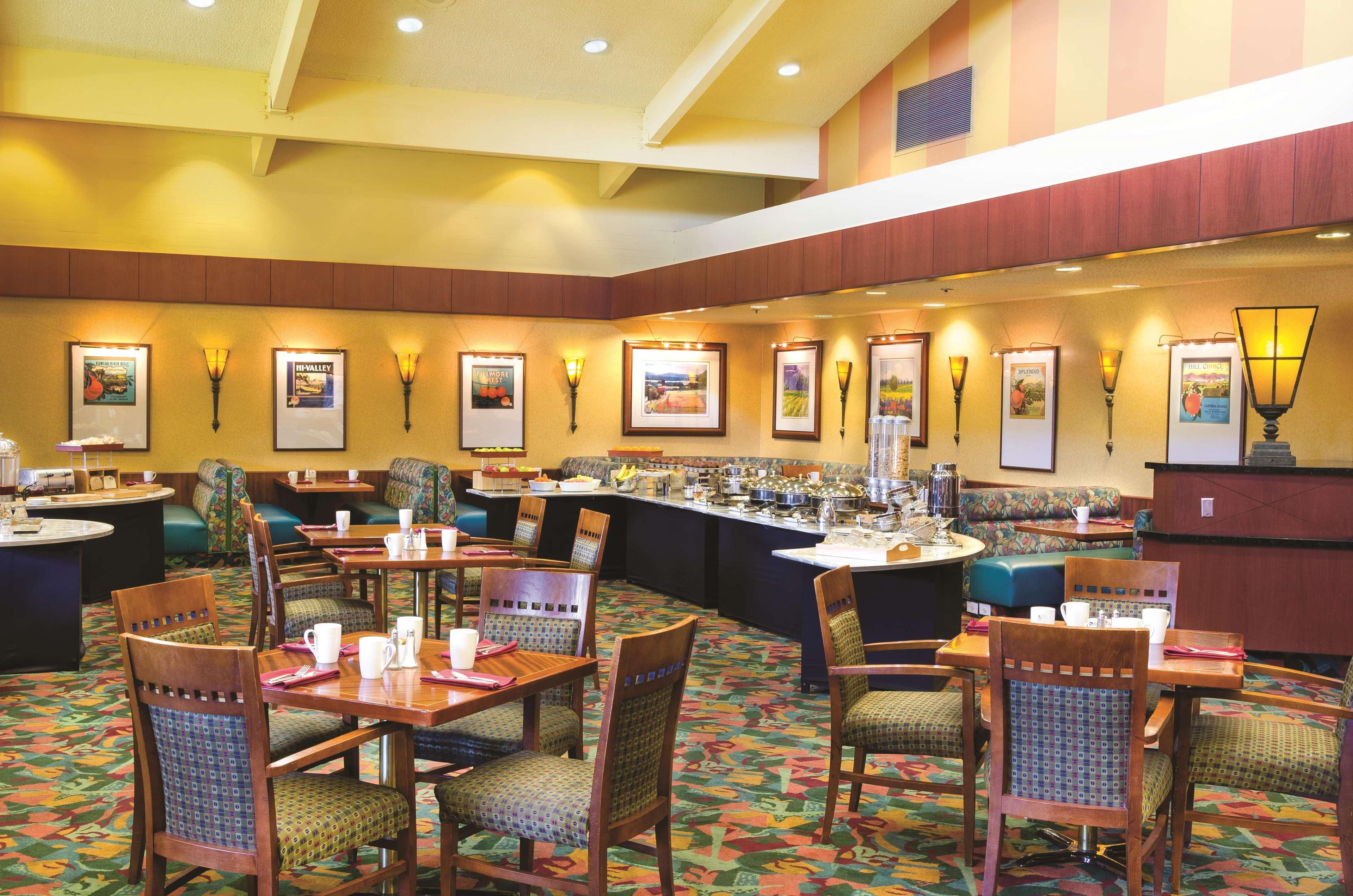 Doubletree By Hilton Bakersfield Hotel Eksteriør billede