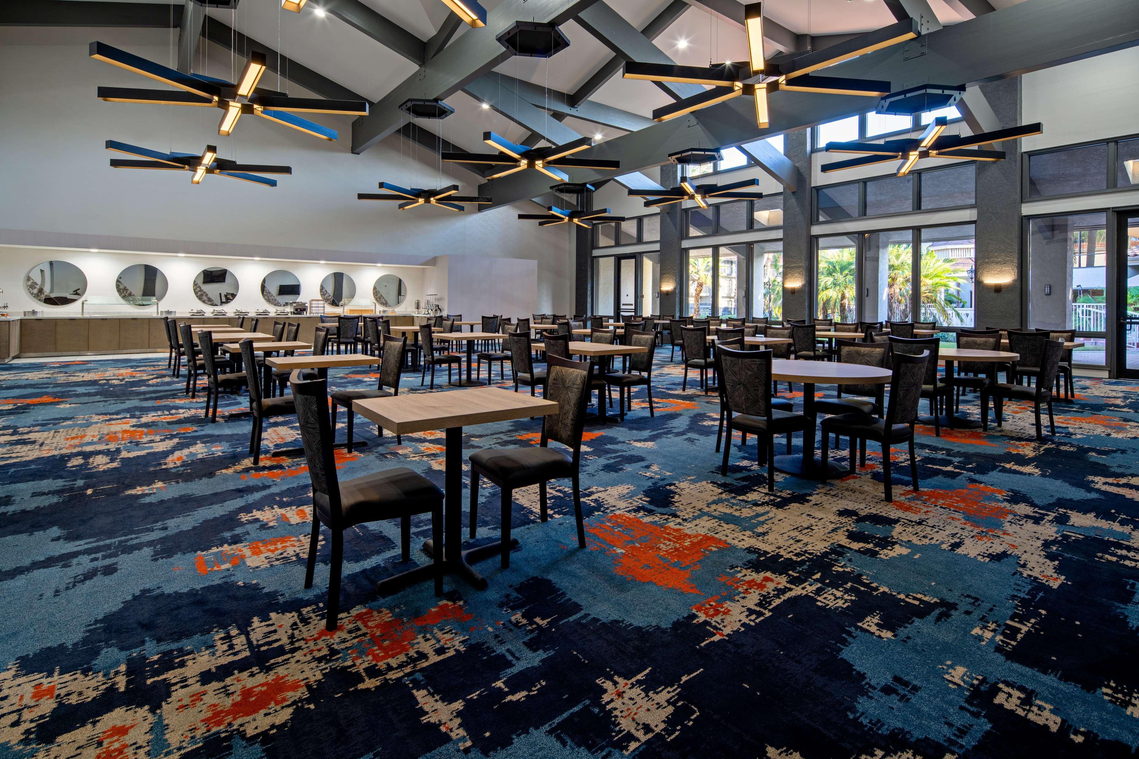 Doubletree By Hilton Bakersfield Hotel Eksteriør billede