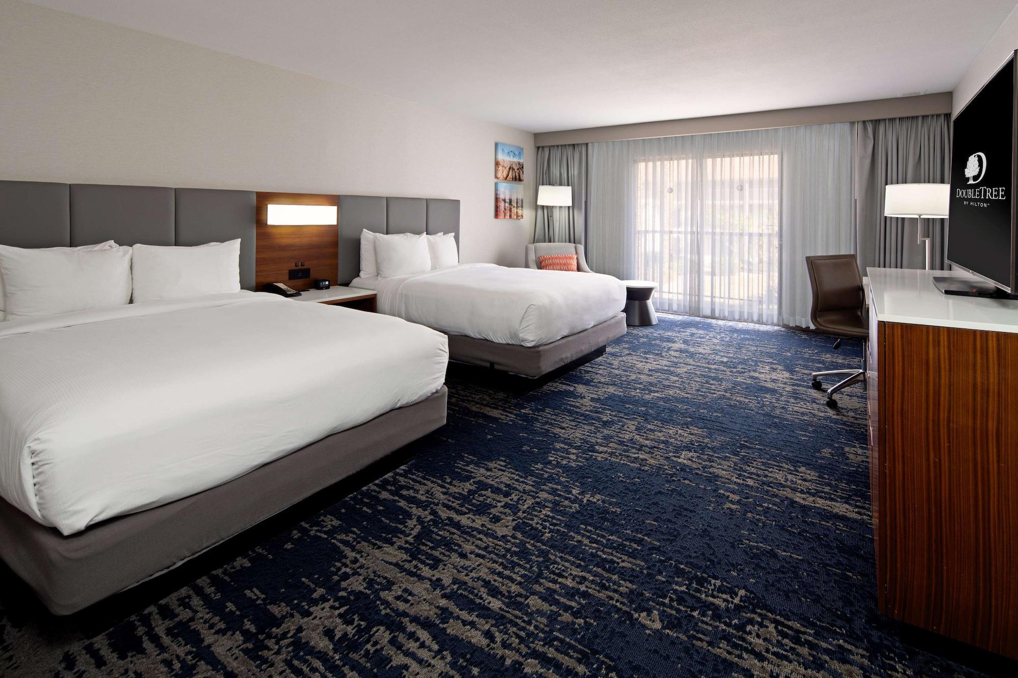 Doubletree By Hilton Bakersfield Hotel Eksteriør billede