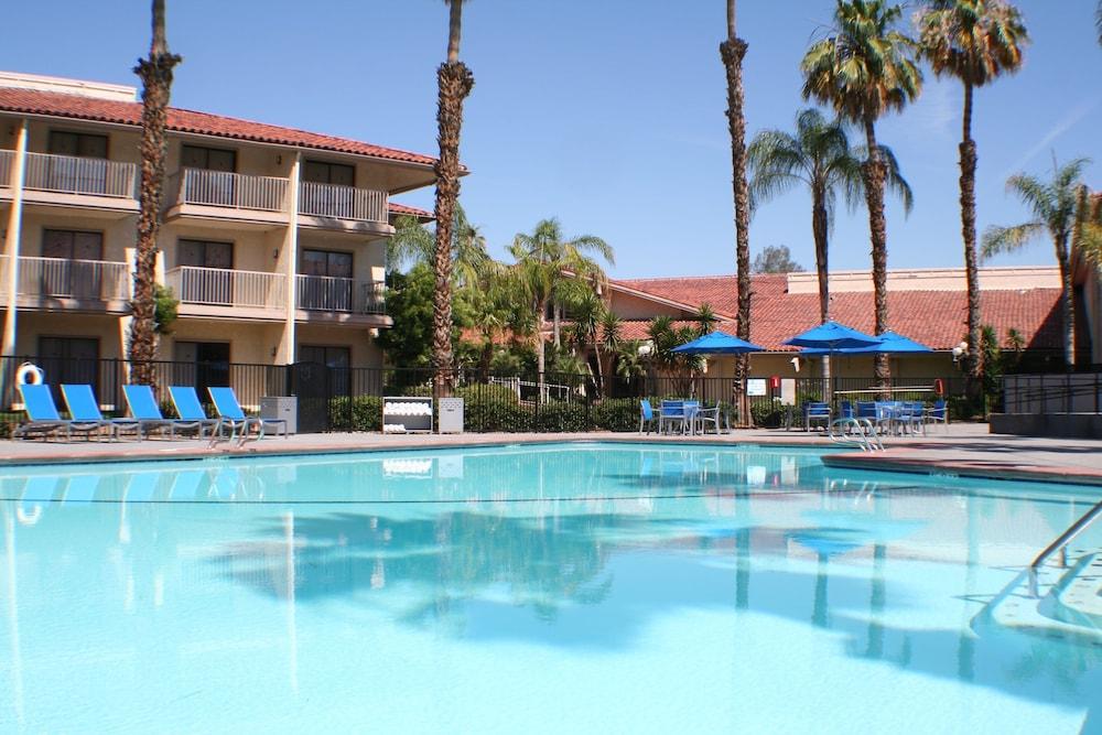 Doubletree By Hilton Bakersfield Hotel Eksteriør billede