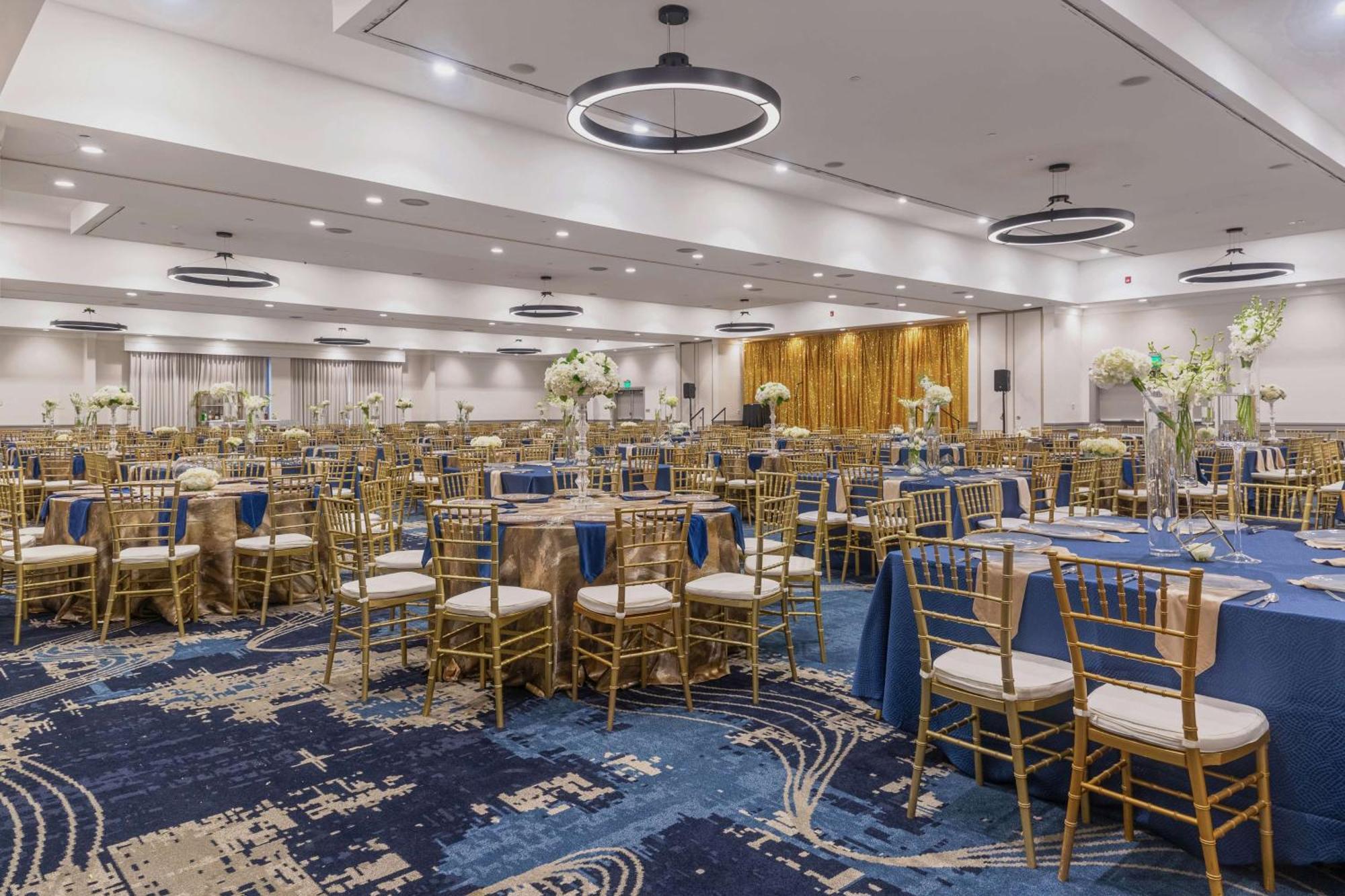 Doubletree By Hilton Bakersfield Hotel Eksteriør billede