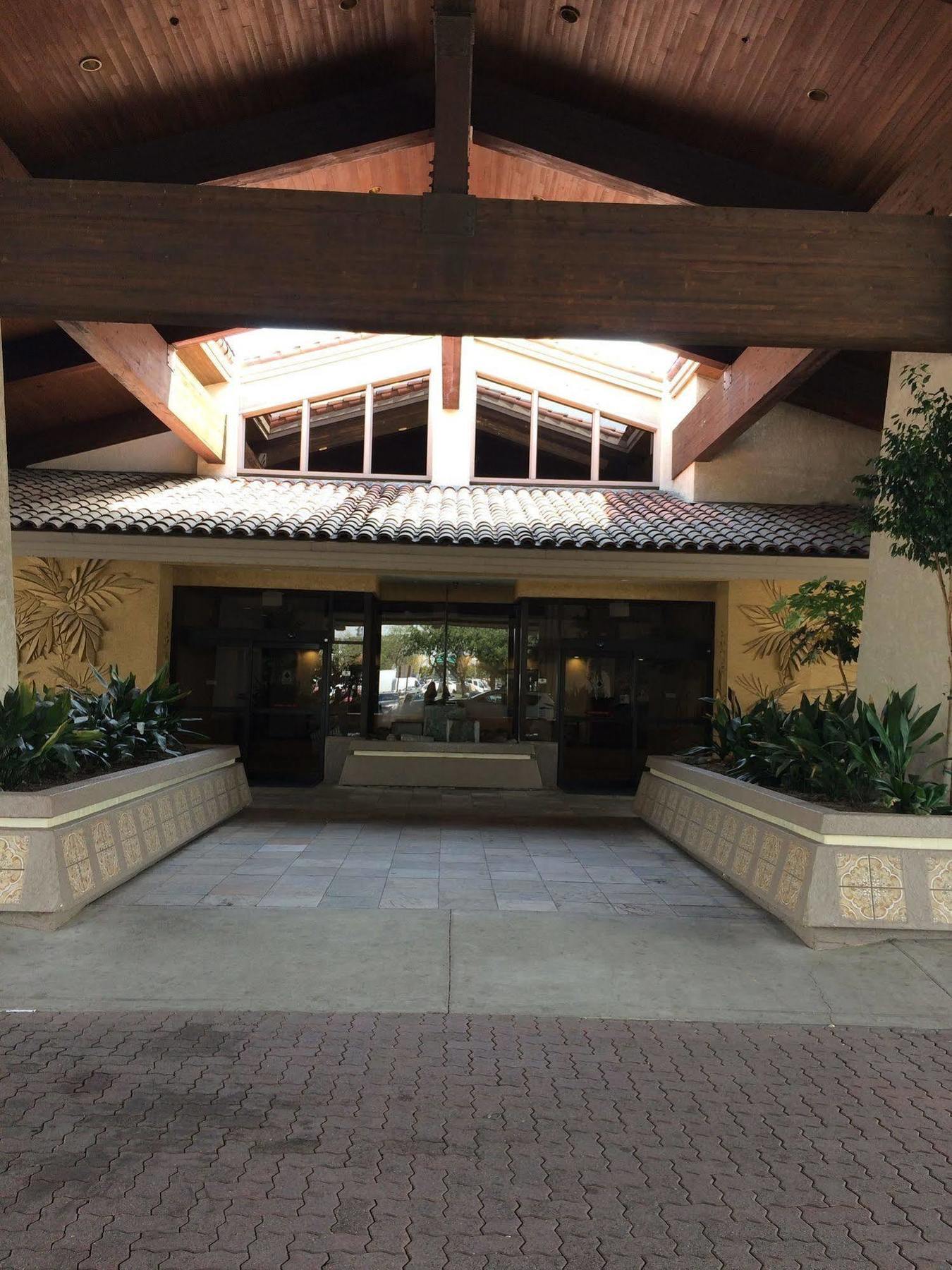 Doubletree By Hilton Bakersfield Hotel Eksteriør billede